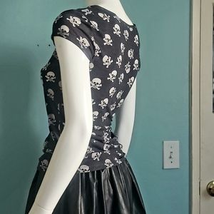 INC international concepts grey skull shirt small